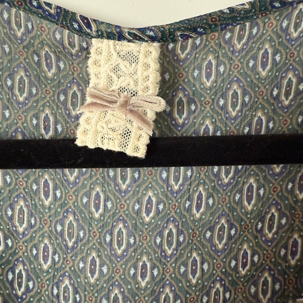 Vintage Y2K Sheer Asymmetrical Flowy Boho Printtd Top - Picture 14 of 14